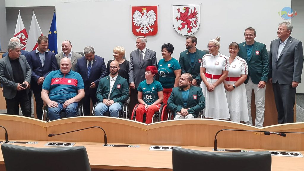 Paraolimpijczycy w siedzibie Sejmiku Województwa Zachodniopomorskiego 
